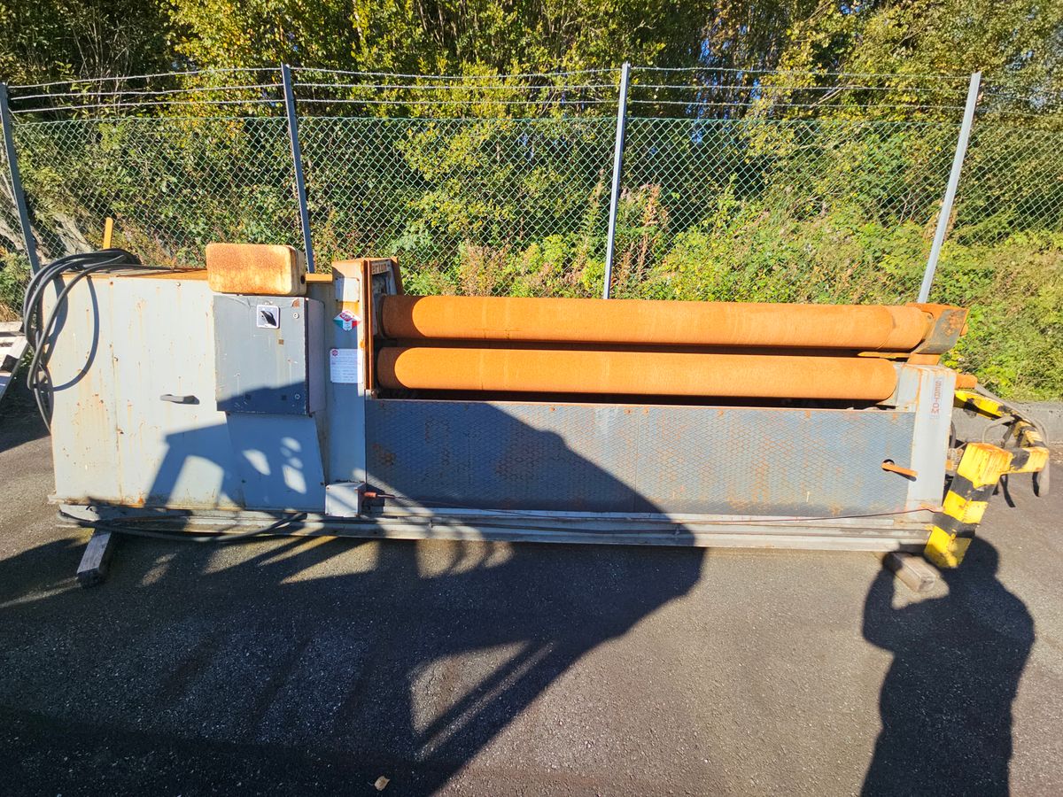 HACO hydraulisk kantpresse og Sertom/BF1 hydraulisk valse selges som de står